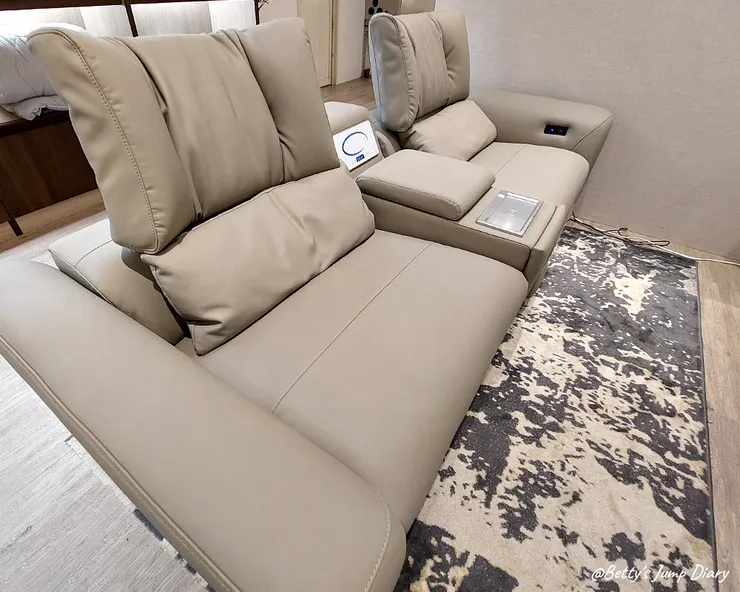 ▲好睡王竹北旗艦店/圖片來源:Betty's Jump Diary