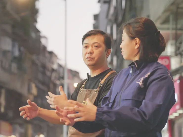 吳廷記吳先生(左)、澳門青年黎哲(右)