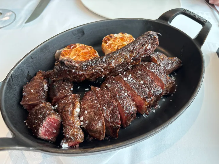 肉肉肉肉 上蓋是最左邊四塊 超級好吃😋