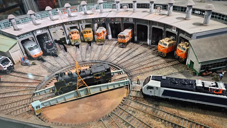 這是彰化扇形車庫的鐵道模型!超細緻精緻!