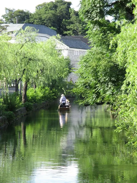 岡山縣倉敷美觀地區倉敷川與柳樹水鄉風景