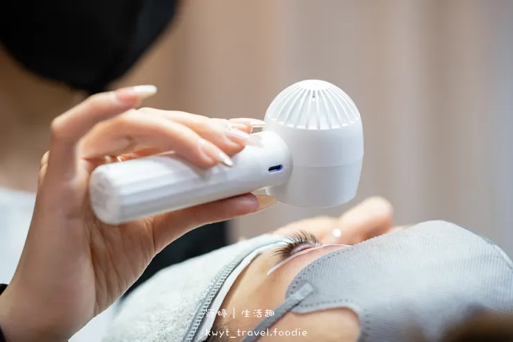 [板橋新中式美睫設計]AN藝術工坊，忙碌女生的救星！2.5小時同步完成美睫手足美甲保養，躺著睡一覺就變美，板橋美甲推薦，附最新美睫美甲價格表