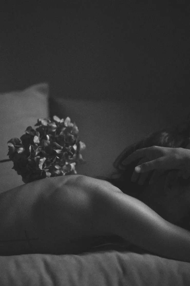 美，不一定張揚；有時安靜的傷口，才最讓人動容。