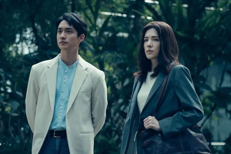 香港演員劉俊謙（圖左）飾演關鍵人物「林明誠」（劇照取自Netflix）