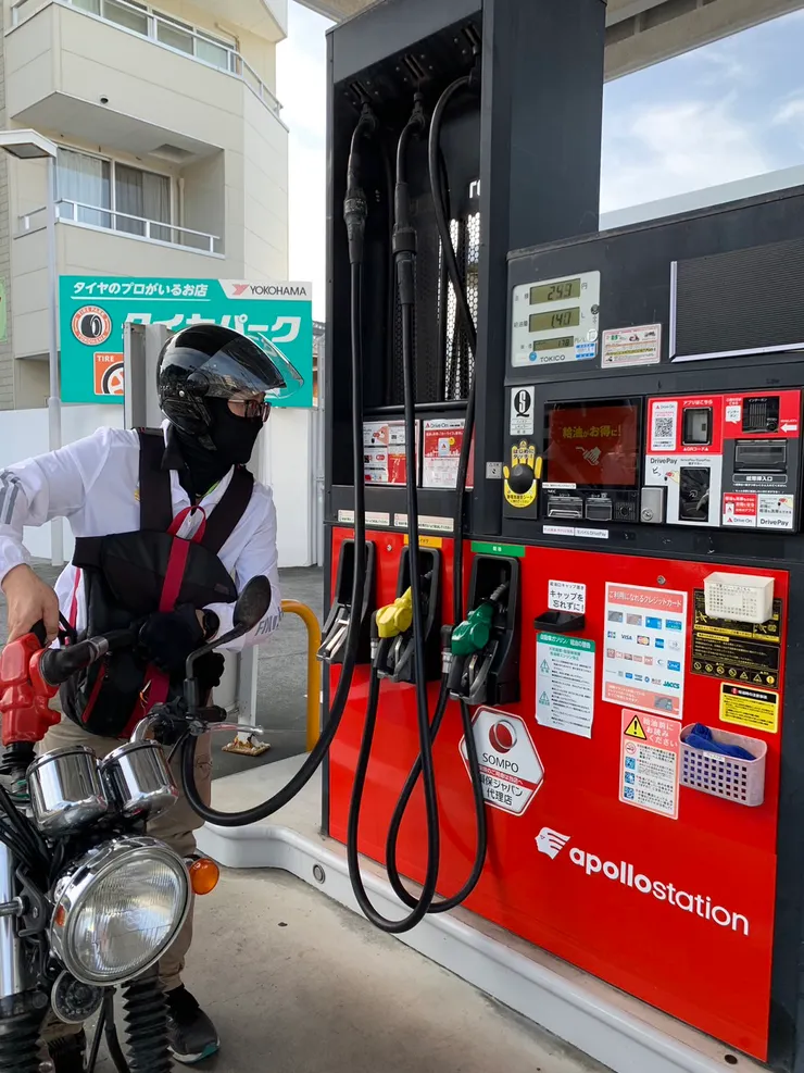 這裡的加油站都是自助的