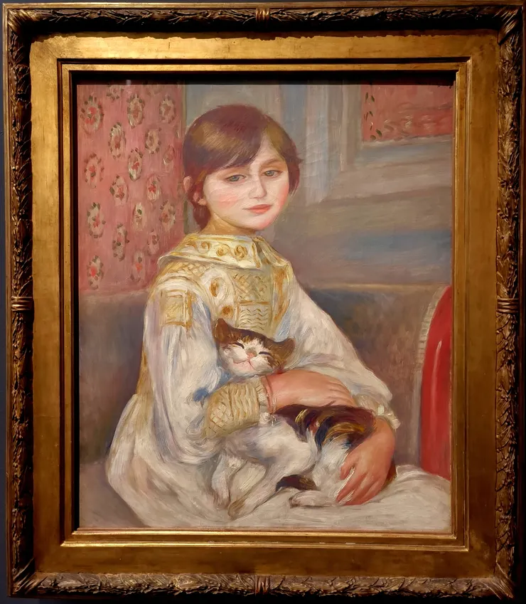 【皮耶-奧古斯特·雷諾瓦（Pierre-Auguste Renoir）於 1887 年創作的名畫《抱貓的女孩》（Child with Cat），畫中人物是朱莉·馬奈（Julie Manet），她是另一位傑出印象派畫家貝爾特·莫里索（Berthe Morisot）和歐仁·馬奈（Eugène Manet，畫家愛德華·馬奈的兄弟）的女兒，後來成為法國藝術界的重要人物，她自己也是一位畫家，並記錄了印象派畫家的生活。】