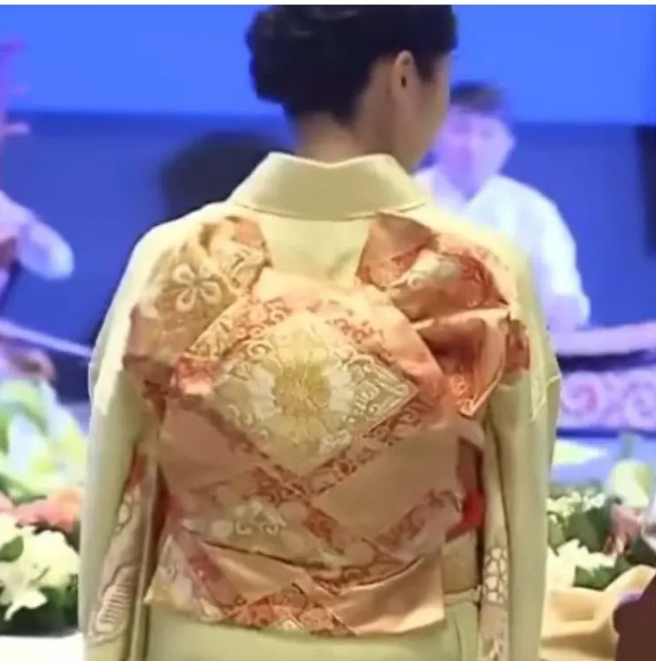 愛子公主背後的帶結在日本和服愛好者間引起一陣話題