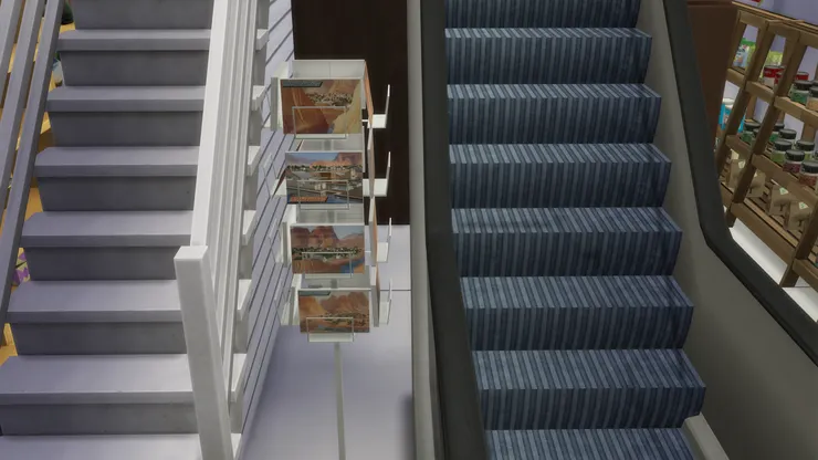 雖然扶手梯只能向上，但當晚真是幫大忙！我上下來回了很多遍，沒有它早已累死！