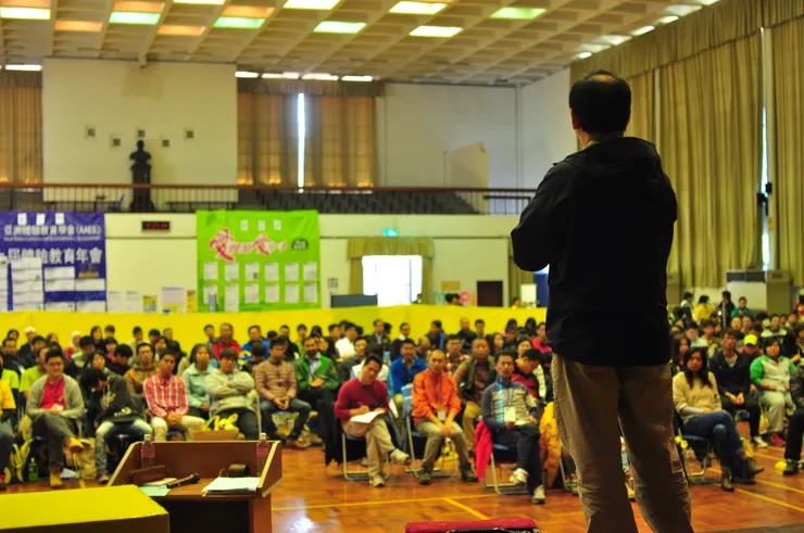 禮堂後方二樓空間就是我選擇拍攝的地方