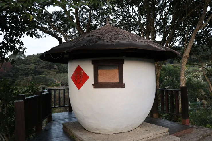 糧倉造型的亭子