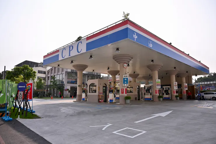 燃油車補充能源的地方－加油站在台灣屬於特許行業。