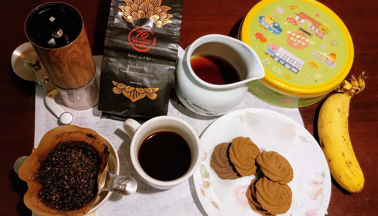 喝咖啡，配甜點