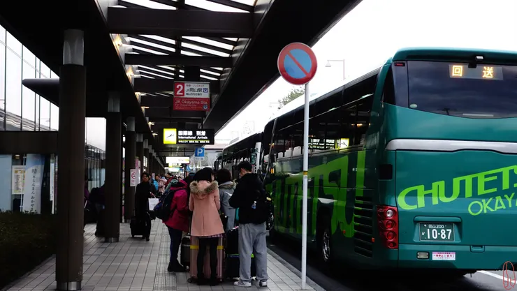 往岡山的車在2號乘車處