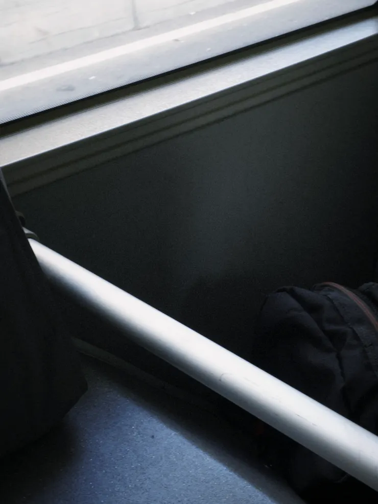 這是我今天的第一個灰色，拍攝於公車