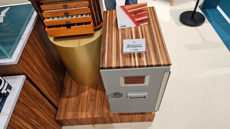 國泰航空的餐車!