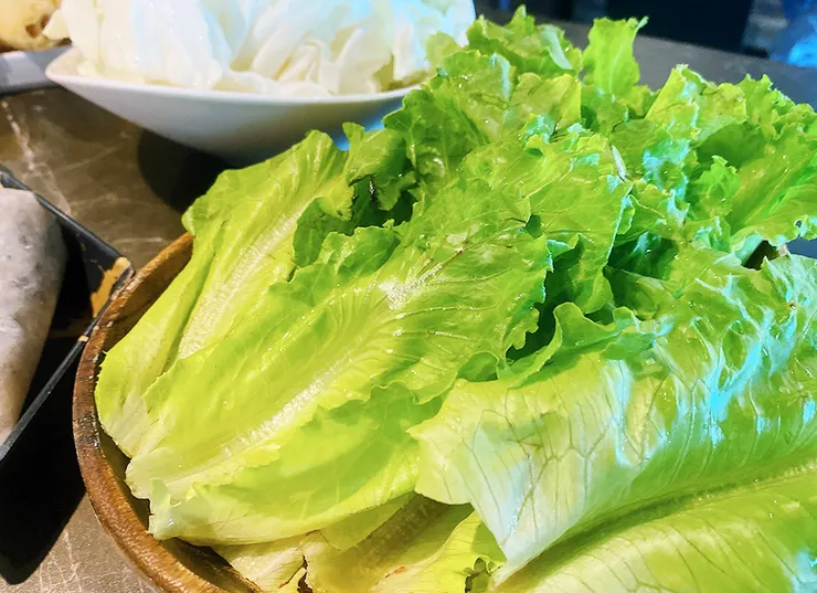 內湖火鍋推薦│柳記螺螄粉火鍋，訂位即送海鮮，當月壽星滿額霸氣贈送海鮮塔