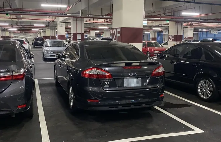 嗨，我的車屁股也好漂亮！