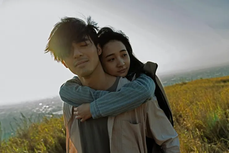 《地獄里長》劇中相愛卻無法長相廝守的夫妻李冠軍與周晴（圖片出自Yahoo電影戲劇）