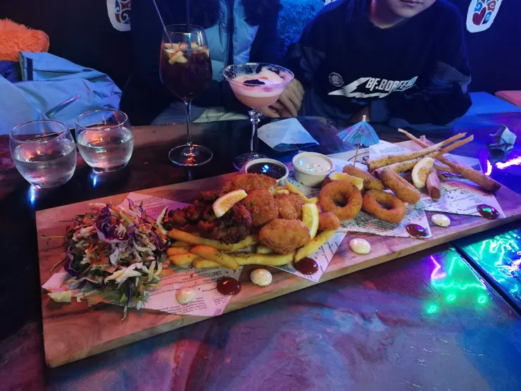 第一次來酒吧嚐鮮