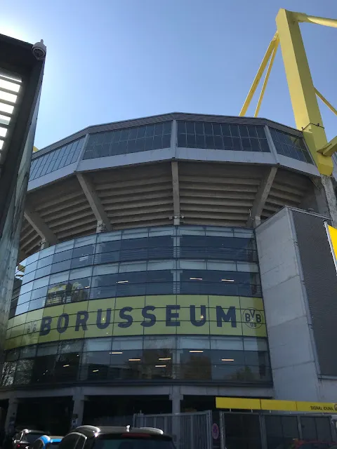 【德國旅遊】球場參觀(1) 多特蒙德(Borussia Dortmund)主場Signal Iduna Park不專業球迷參觀心得