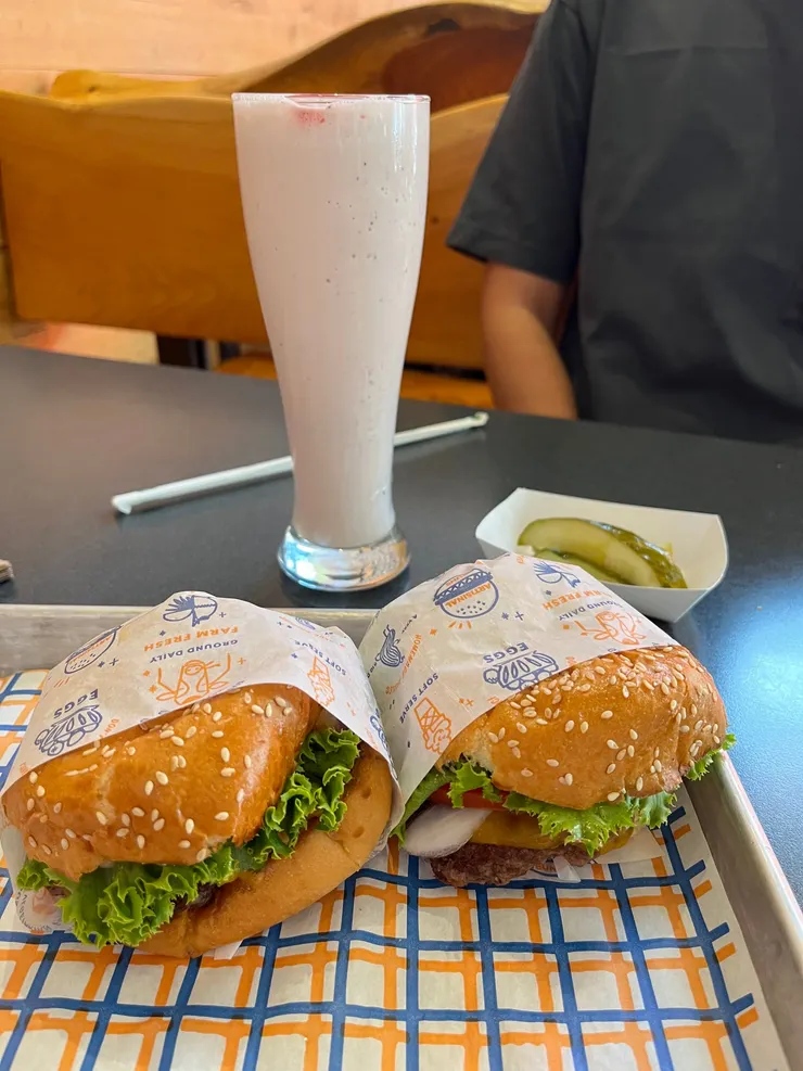 再訪 super duper，這次終於吃到醃黃瓜！