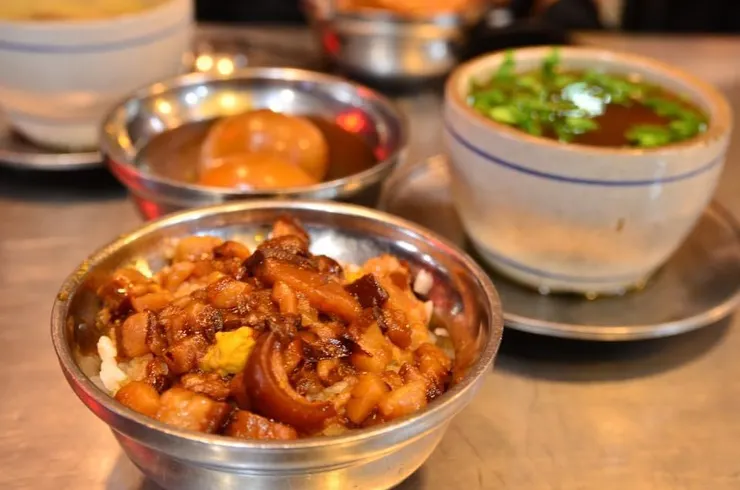 台湾では「湯」ってのはスープの意味で、食堂とかで「〇〇湯」見かけたら頼んでみても⭕️