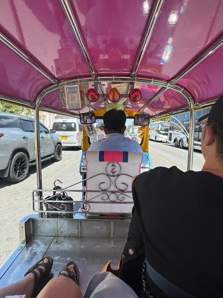 嚇死人的狂飆嘟嘟車，差點以為要命喪泰國