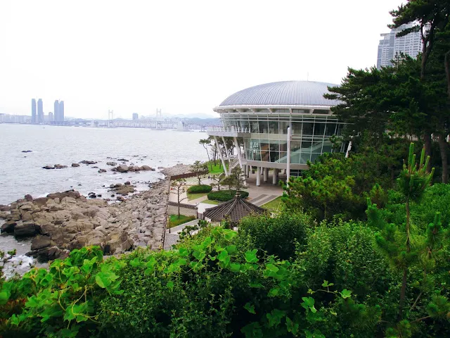 釜山冬柏島 APEC 世峰樓與廣安大橋海景