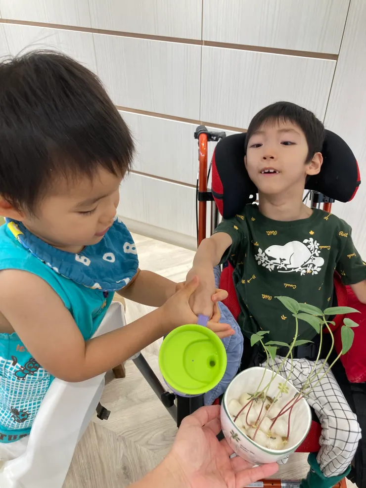 20210701我們陪祐玩~種綠豆澆水