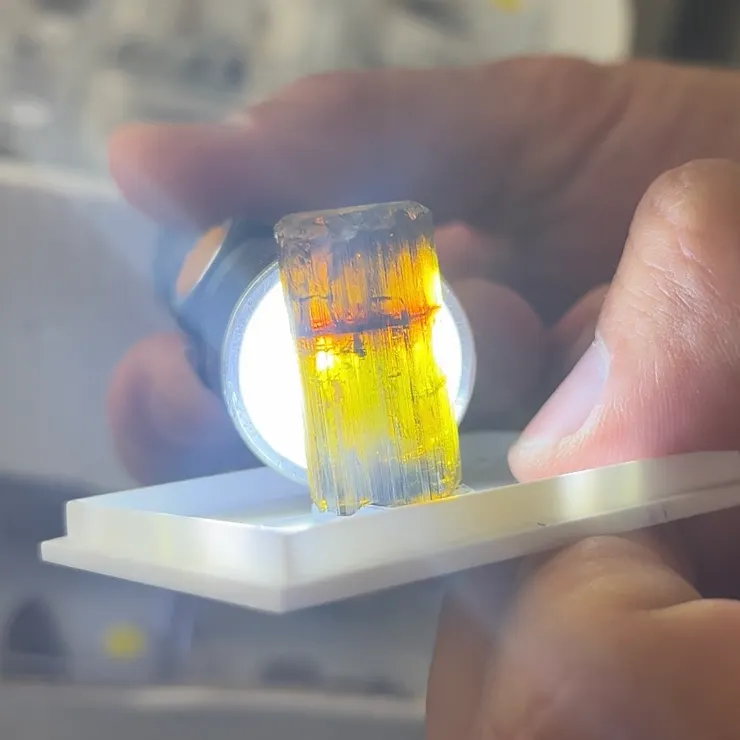 來自義大利維蘇威石(符山石)