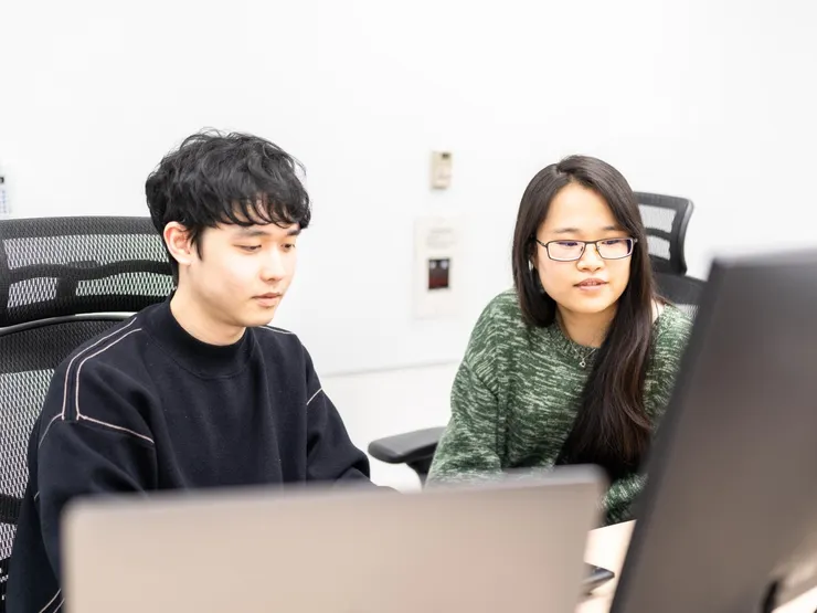 鈦坦科技導入敏捷開發後，開始採用結對編程的方式，不僅提高了程式碼的品質，也促進了知識和技能的共享。