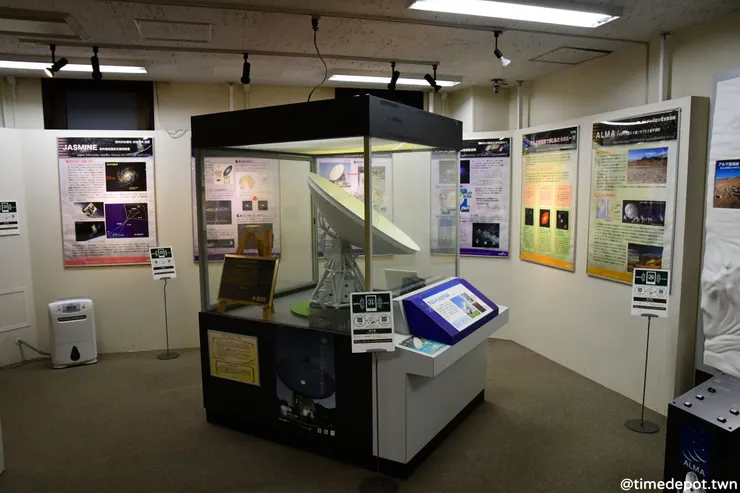 園區西棟大樓內展示室介紹國立天文台現正參與中的先端研究計畫