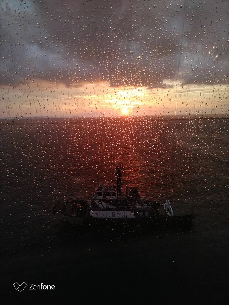 圖二：海上黃昏日落美景