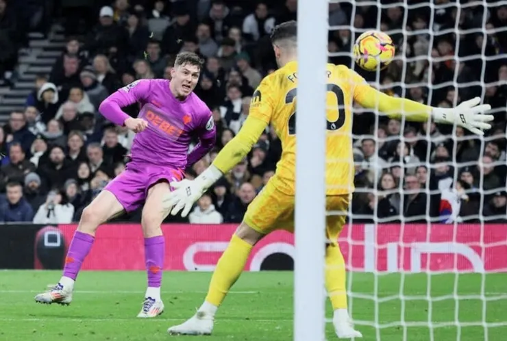 史特蘭拿臣抽射破網助狼隊追和2:2