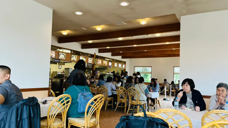 位子不算多,因此遇到用餐時間也是要稍等。