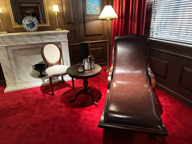 現場可以一邊聽〈被遺忘的時光〉,一邊cos李心兒醫生(陳慧琳)與陳永仁(梁朝偉)的經典場景,扮任何一個都可以!