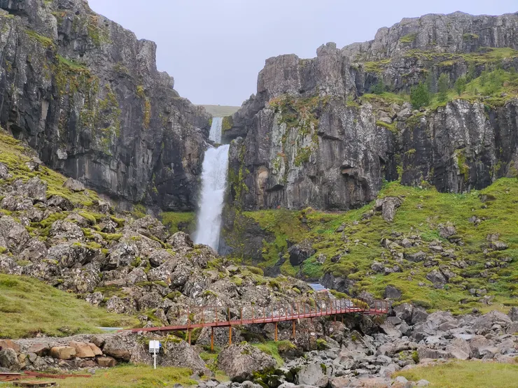 Snaedalsfoss正在建造鐵梯,讓遊客可更靠近瀑布。
