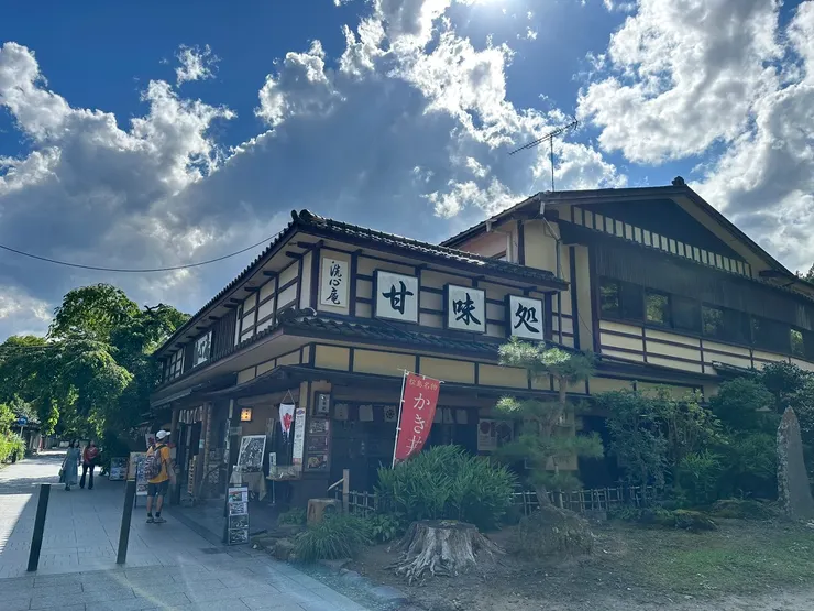 原本要參觀佛院，結果反而被旁邊的甜點店吸過去，意外發現寶藏店家