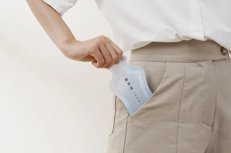 新品「即享涎」以真空手撕包裝,打出保證每包燕窩酸含量84毫克。(圖/品牌提供)