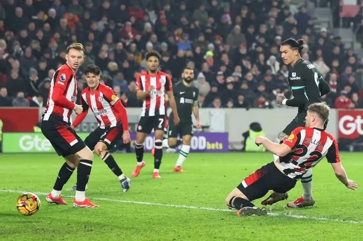 達雲紐尼斯撞射破網助利物浦勝2:0