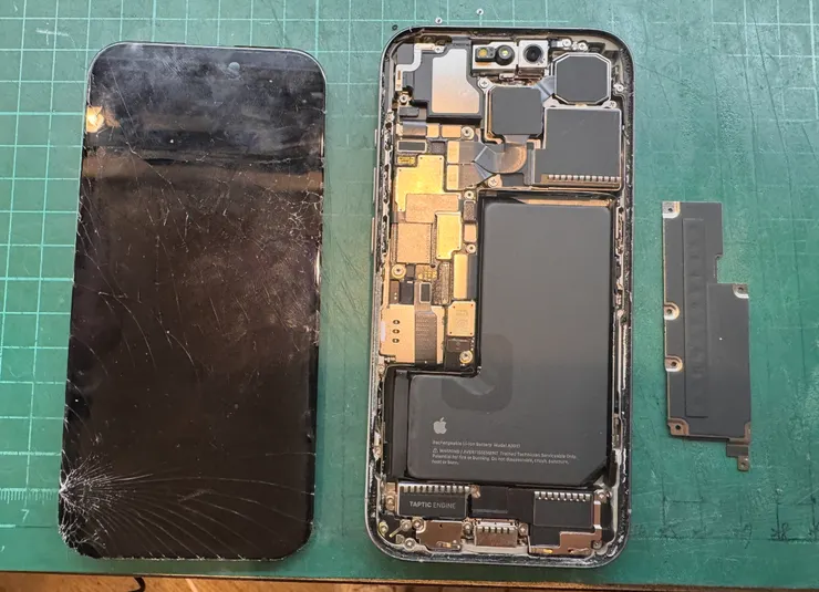 iPhone 15 Pro 更換螢幕+背蓋