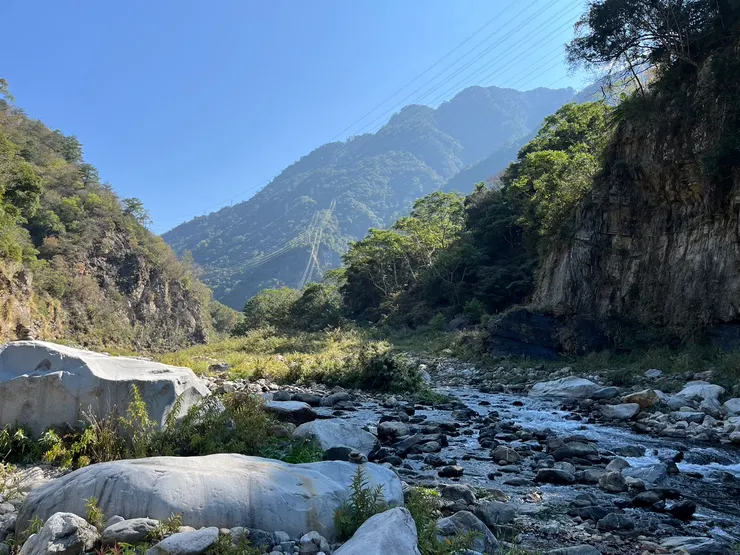 大甲溪往馬稜溫泉途中