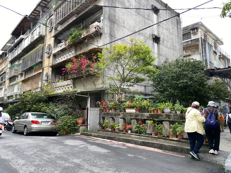 三民路117巷1弄、三民路75巷2弄的橋樑