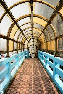 全罩式雨棚是雨港基隆的經典印象