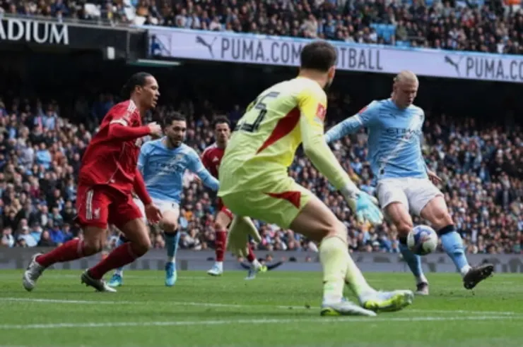 夏蘭特上演帽子戲法助曼城大勝4:0