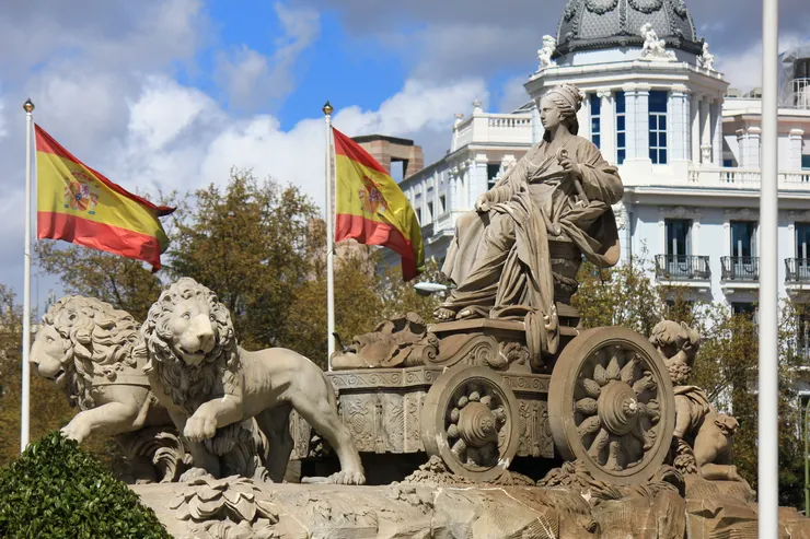 先前到訪西班牙馬德里，這次就不會再到市區了，僅轉機!