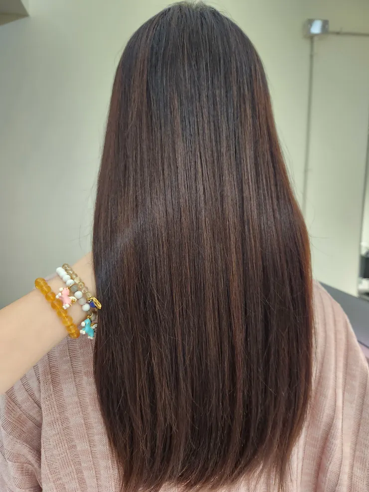 客人剪完頭髮後護完鉑金療程的髮況