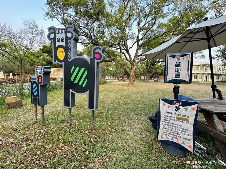 草地車深受五歲懿的喜愛,玩了三次。