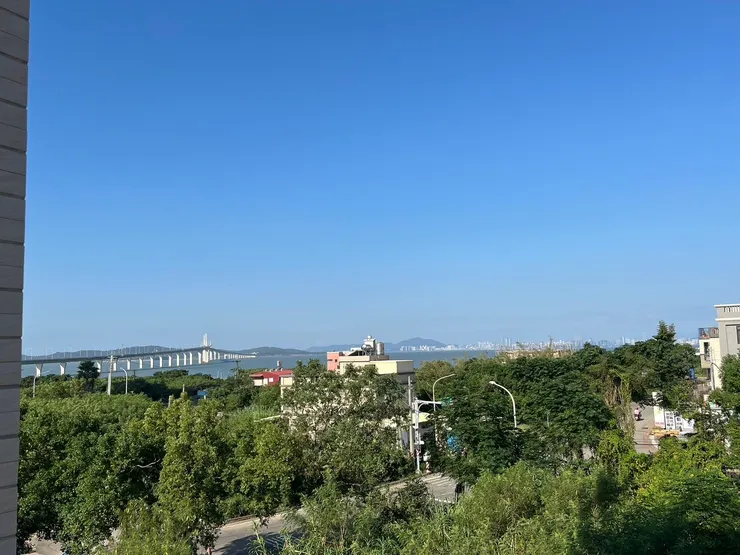 民宿陽台外面的景色好美