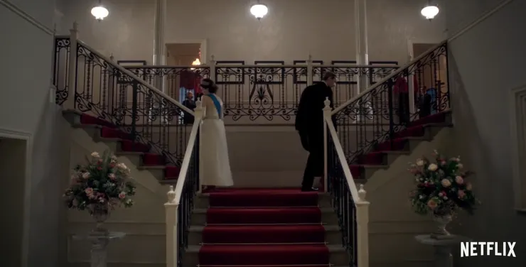 同住一座宮殿，卻走向不同方向。這就是王室裡的親密與距離。